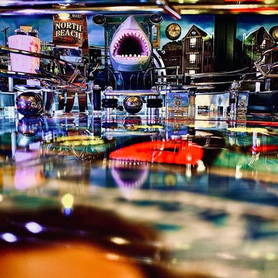 Stern's Jaws Launch Bump N' Win Tournament